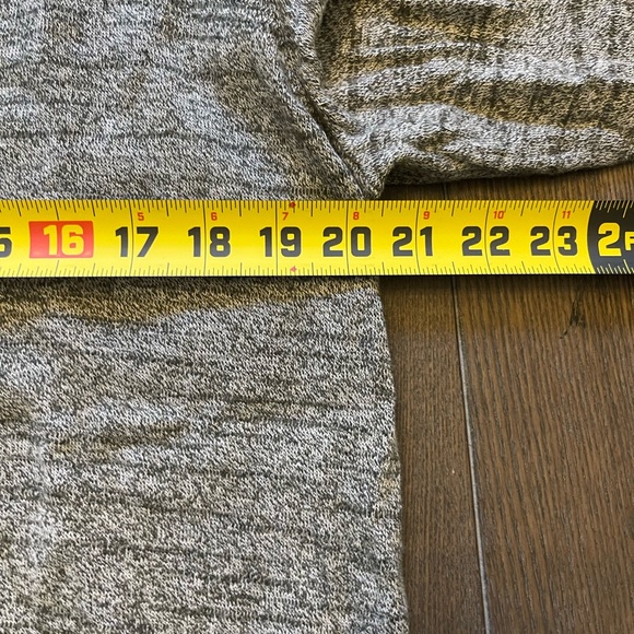 Lou & Grey Soft Long Sleeve Women’s Top. Size Medium. - Picture 7 of 8